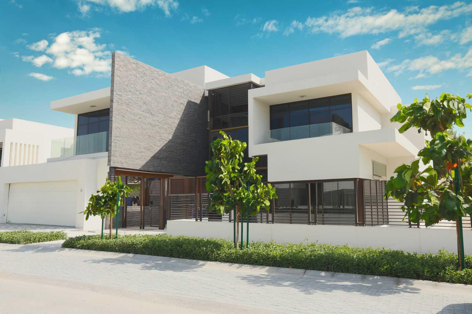 Freehold Beachfront Villas by Aldar Properties in Jawaher Al Saadiyat